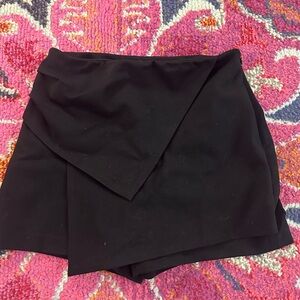 NWT black house white market skort